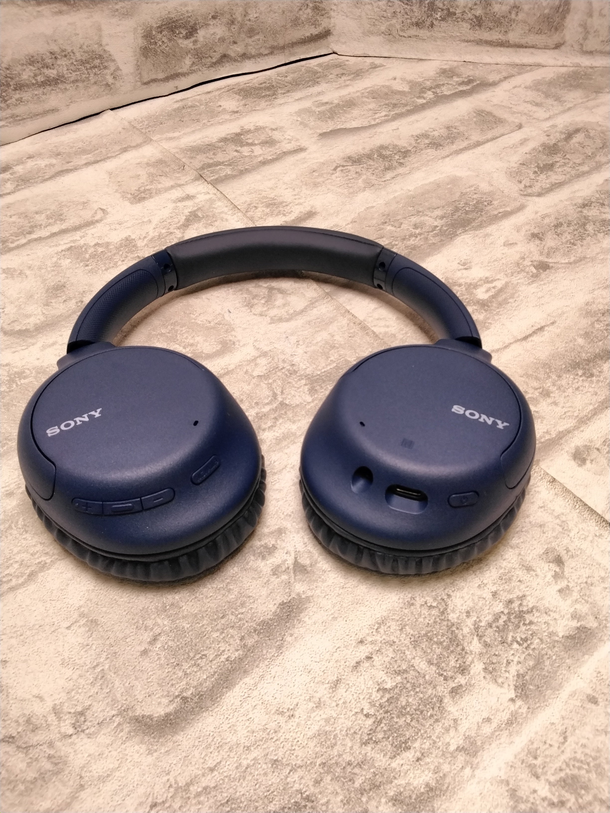 Sony Noise Cancelling Headphones WHCH710N: Bluetooth Headset with Mic, Blue (7679193121006)